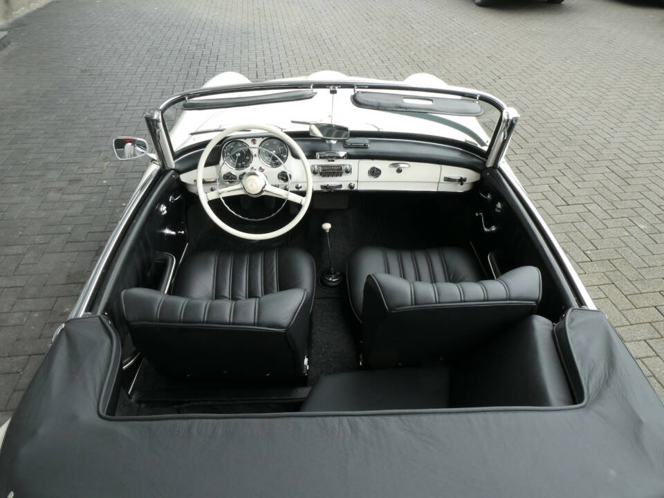 Image 20/34 of Mercedes-Benz 190 SL (1962)