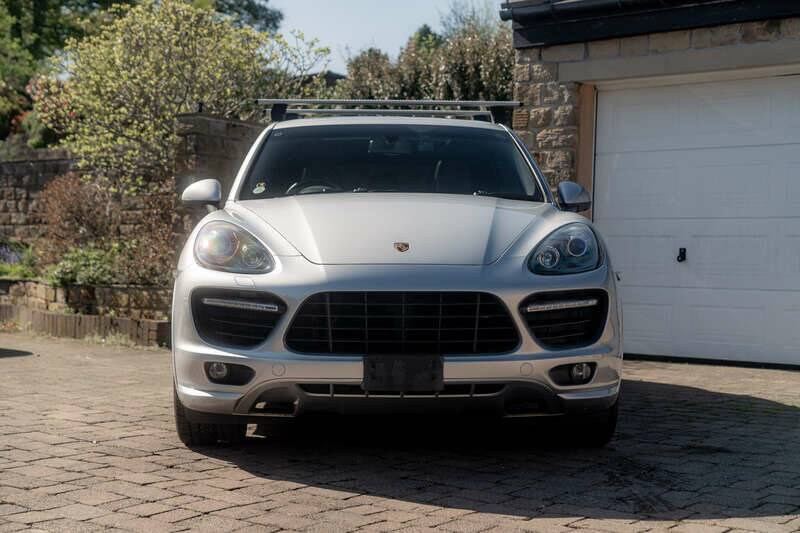 Image 6/50 de Porsche Cayenne GTS (2012)