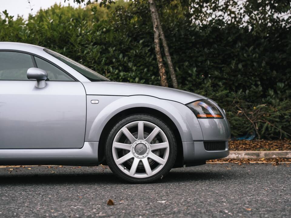 Immagine 16/50 di Audi TT 1.8 T quattro (2006)