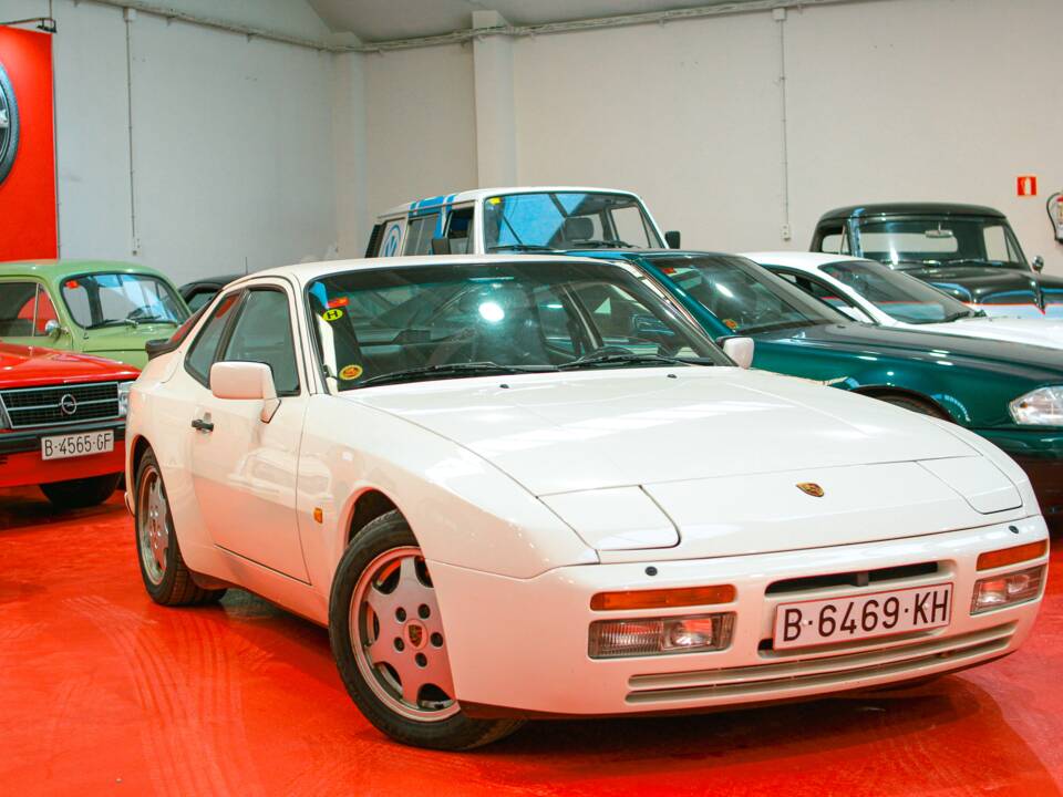 Image 1/45 of Porsche 944 S2 (1989)