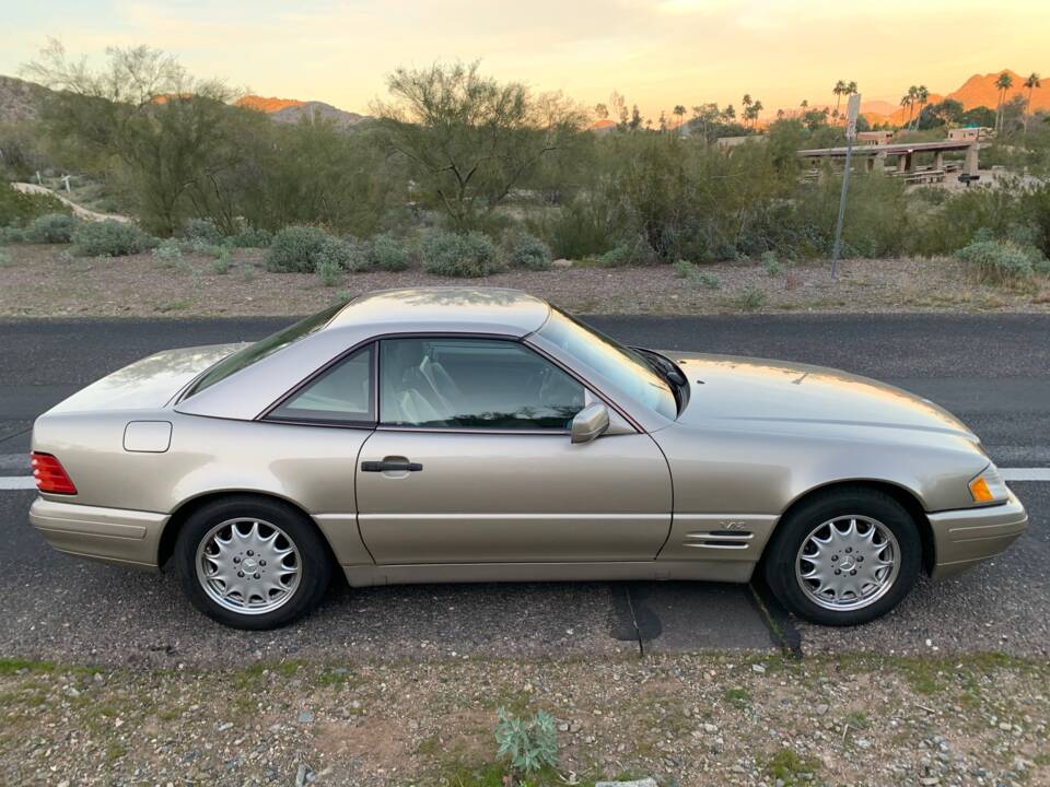 Image 23/35 of Mercedes-Benz SL 600 (1998)