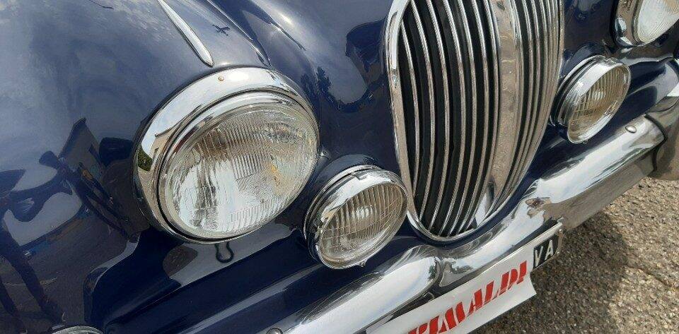 Image 11/49 of Jaguar Mk II 3.8 (1963)