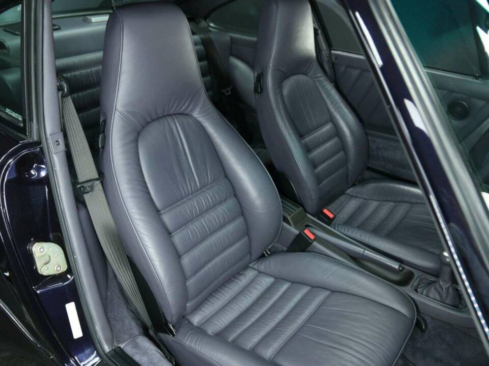 Immagine 28/50 di Porsche 911 Carrera 4 (1993)