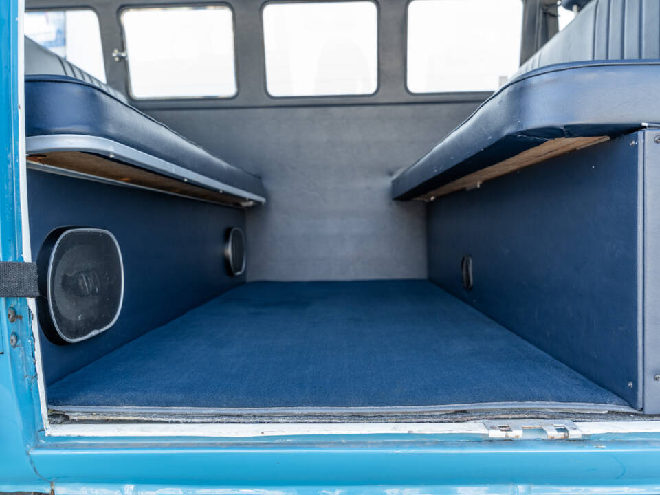Image 62/89 of Volkswagen T1 Samba (1966)
