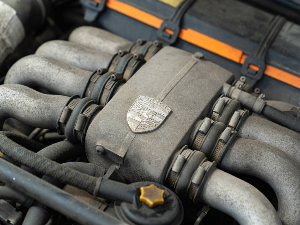 Image 30/34 of Porsche 928 (1981)