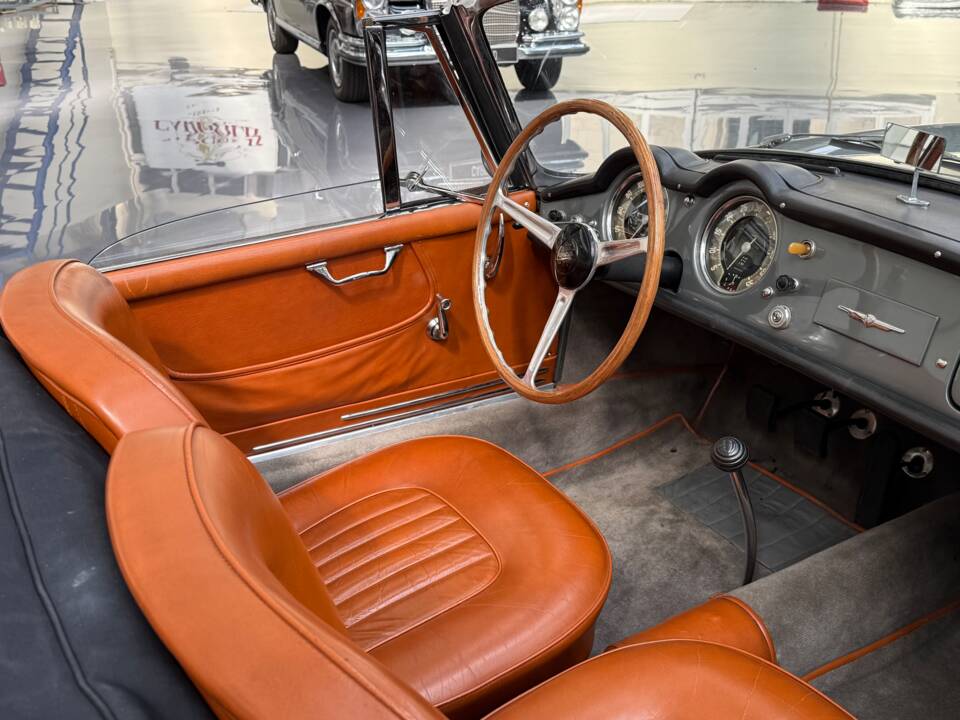 Bild 23/33 von Lancia Aurelia B24 Convertibile (1958)