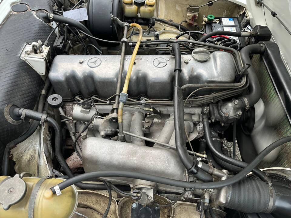 Image 67/100 of Mercedes-Benz 280 SL (1970)