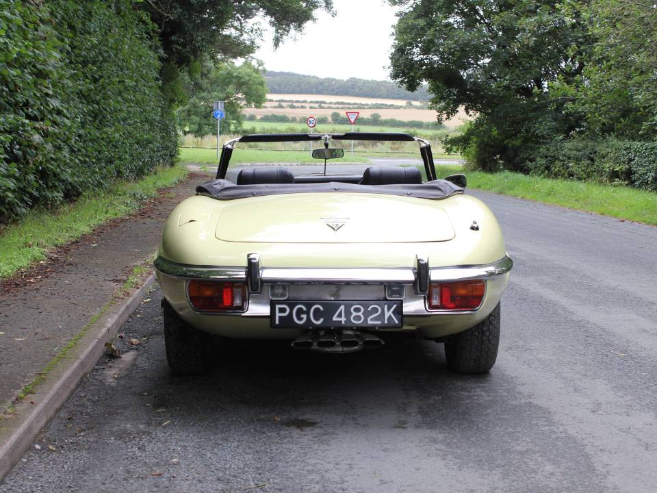 Image 5/16 of Jaguar E-Type V12 (1971)