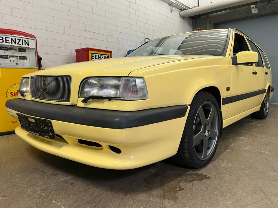 Image 2/20 of Volvo 850 T-5R (1995)