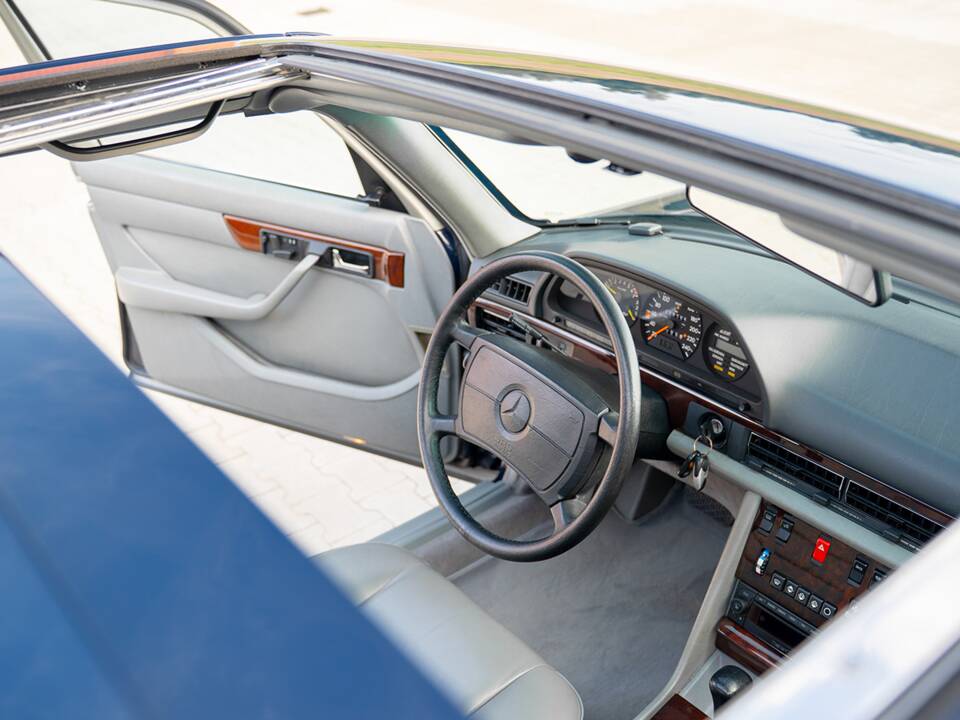 Image 42/72 de Mercedes-Benz 500 SEL (1984)