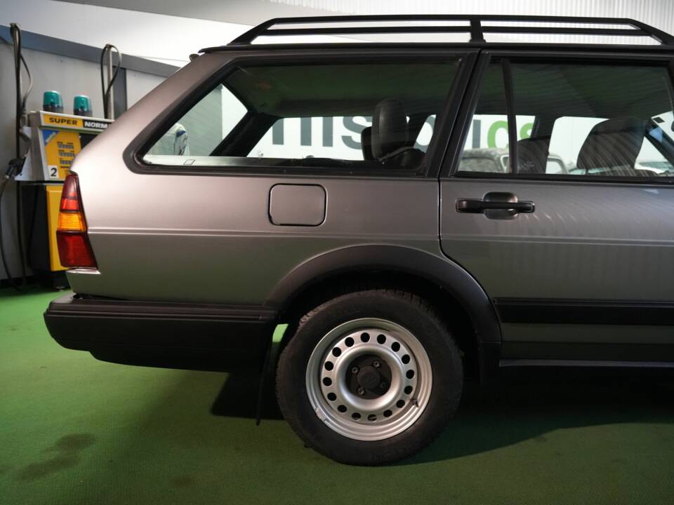 Bild 10/42 von Volkswagen Passat Variant 1.8 (1986)