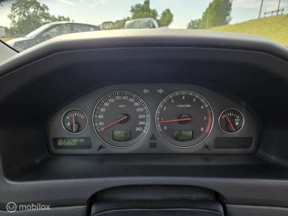 Image 21/40 of Volvo V 70 2.5T (2004)