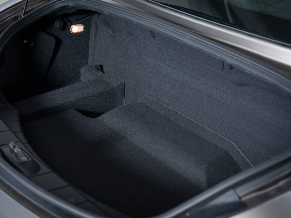 Image 16/33 of Mercedes-Benz SLS AMG (2010)