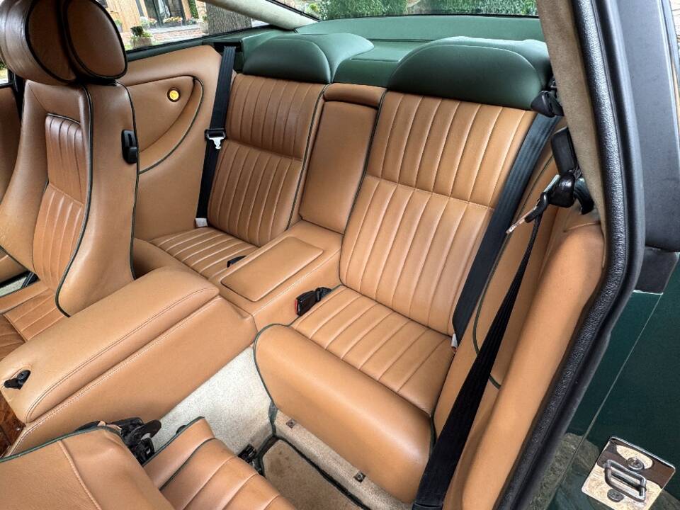 Image 24/30 of Aston Martin V8 Coupé (1996)
