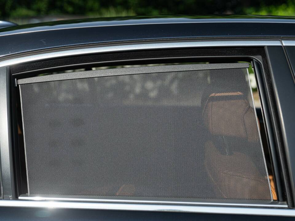 Bild 16/50 von BMW 745Li (2001)