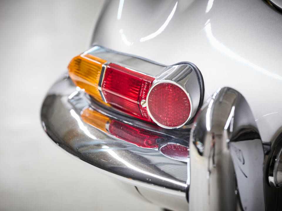 Immagine 59/99 di Jaguar E-Type 3.8 (1964)
