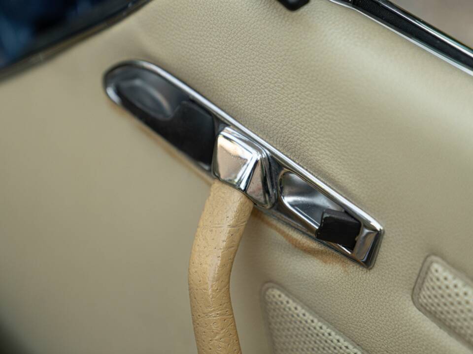 Image 43/50 de Mercedes-Benz 450 SL (1977)