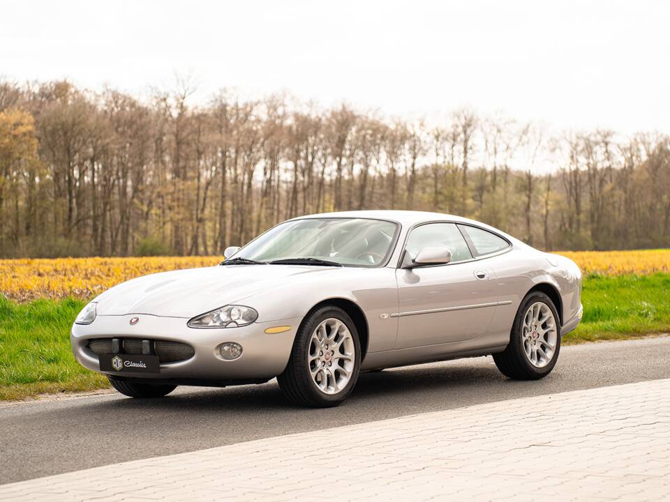 Bild 1/37 von Jaguar XKR (2001)