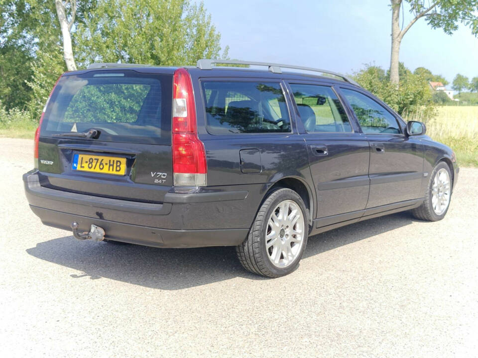 Bild 10/42 von Volvo XC70 2.4T (2000)