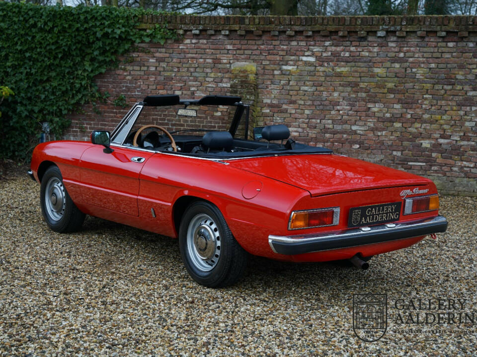 Imagen 2/50 de Alfa Romeo 2000 Spider Veloce (1982)