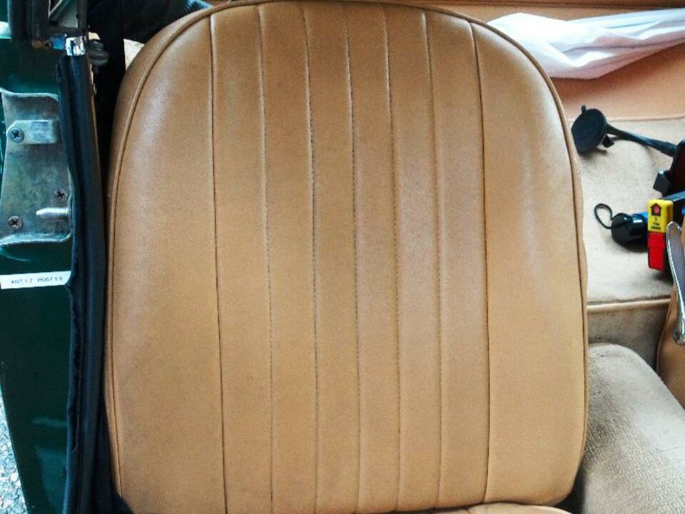 Image 10/10 of MG MGB GT (1977)