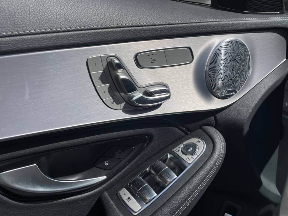 Image 20/26 of Mercedes-Benz C 63 AMG T (2020)