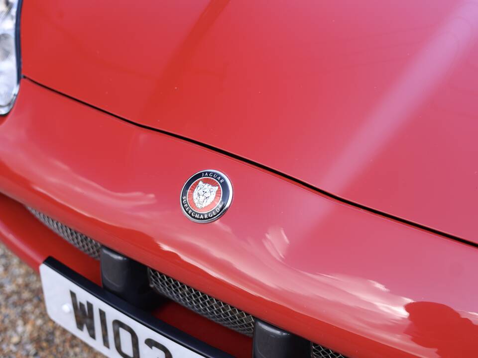 Image 19/50 de Jaguar XKR (2000)