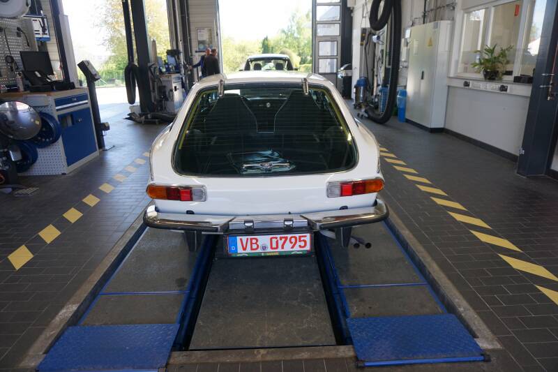 Image 6/33 of Volvo 1800 ES (1972)