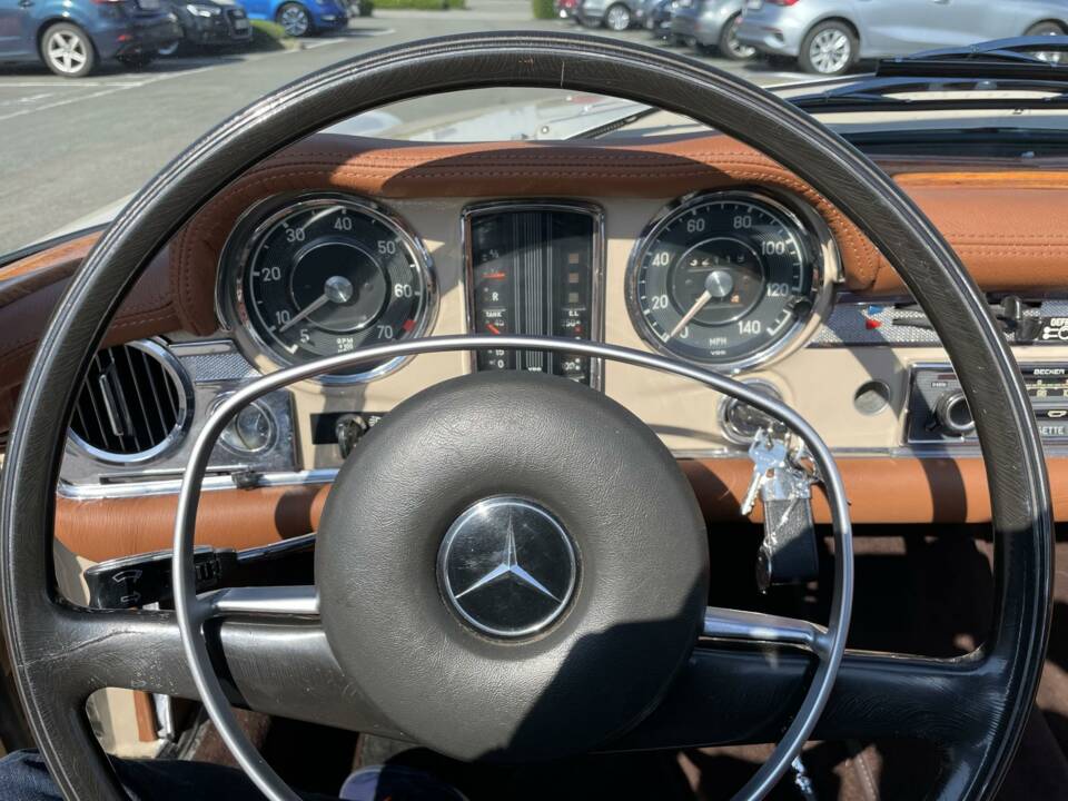 Immagine 33/50 di Mercedes-Benz 280 SL (1969)