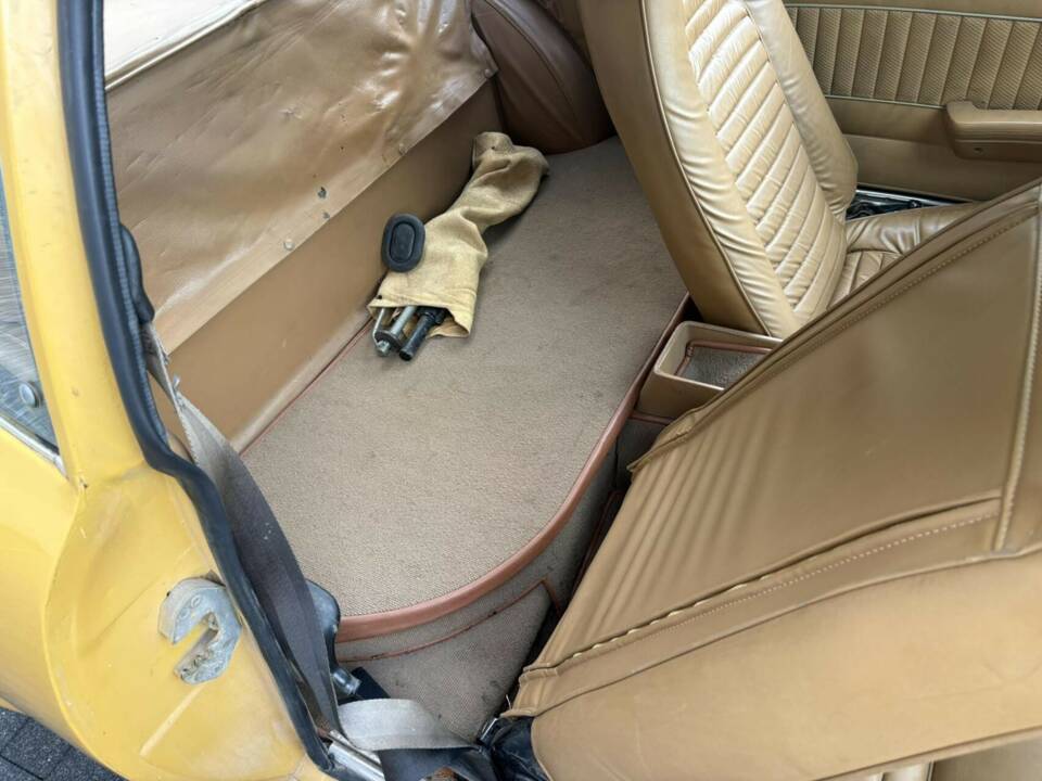 Image 19/47 of Opel GT 1900 (1973)