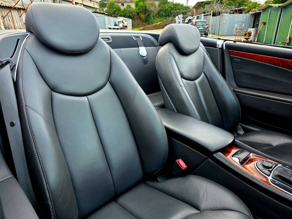 Image 23/39 of Mercedes-Benz SL 500 (2001)