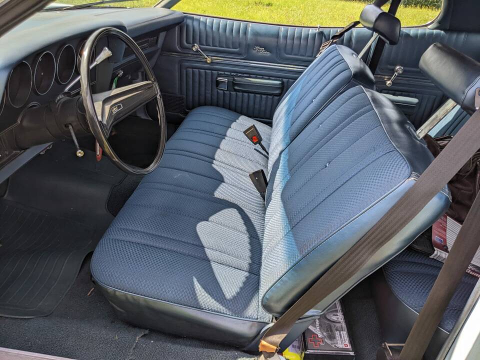 Image 6/15 of Ford Gran Torino (1973)