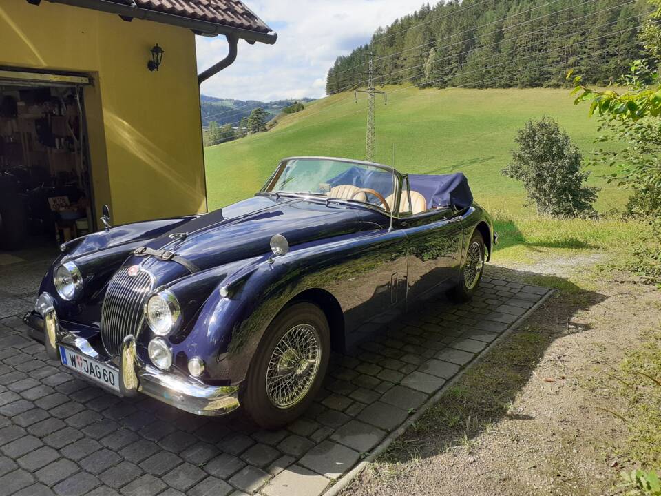 Immagine 6/64 di Jaguar XK 150 3.8 SE DHC (1960)