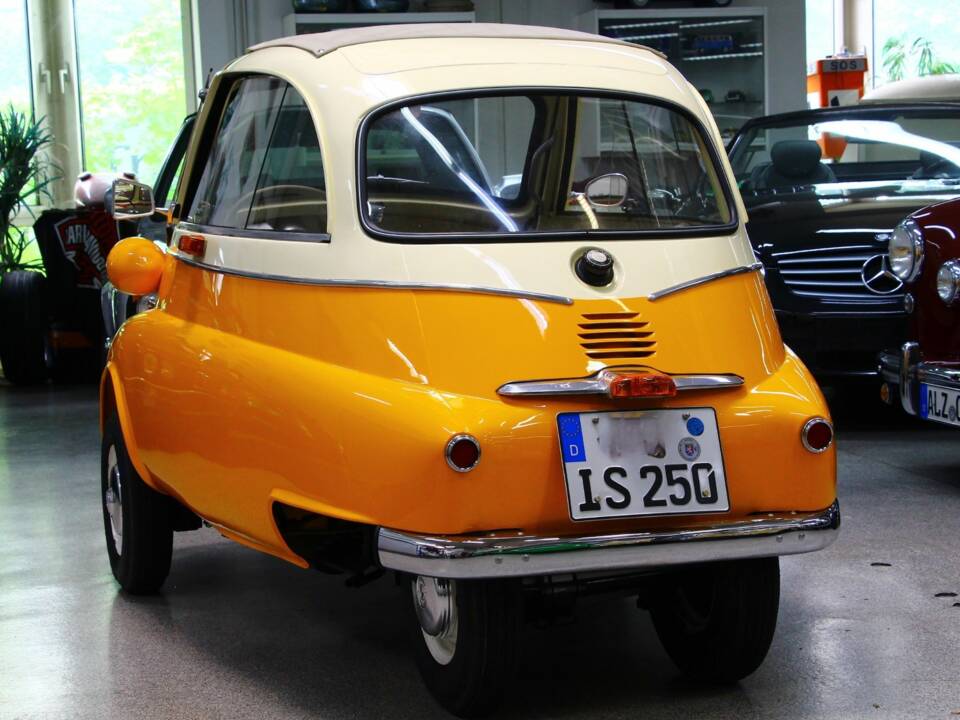 Image 8/23 of BMW Isetta 250 (1955)