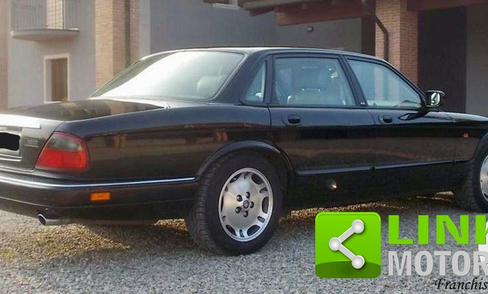 Bild 4/7 von Jaguar XJ6 Sport 3.2 (1995)