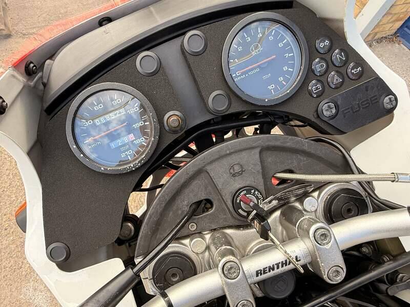 Image 36/40 of Cagiva DUMMY (1994)