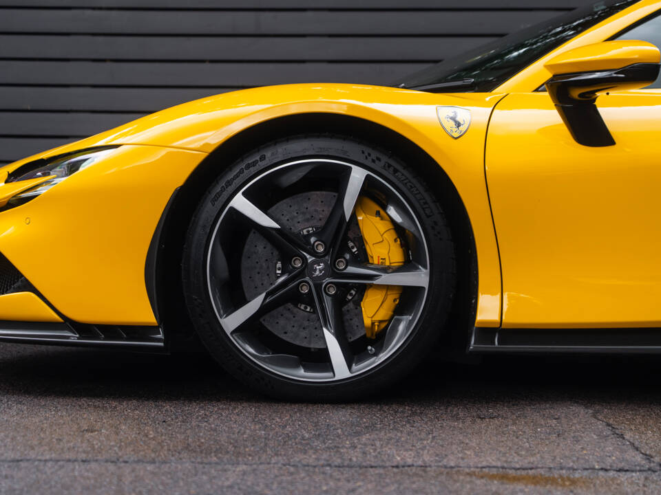 Immagine 11/61 di Ferrari SF90 Stradale (2021)