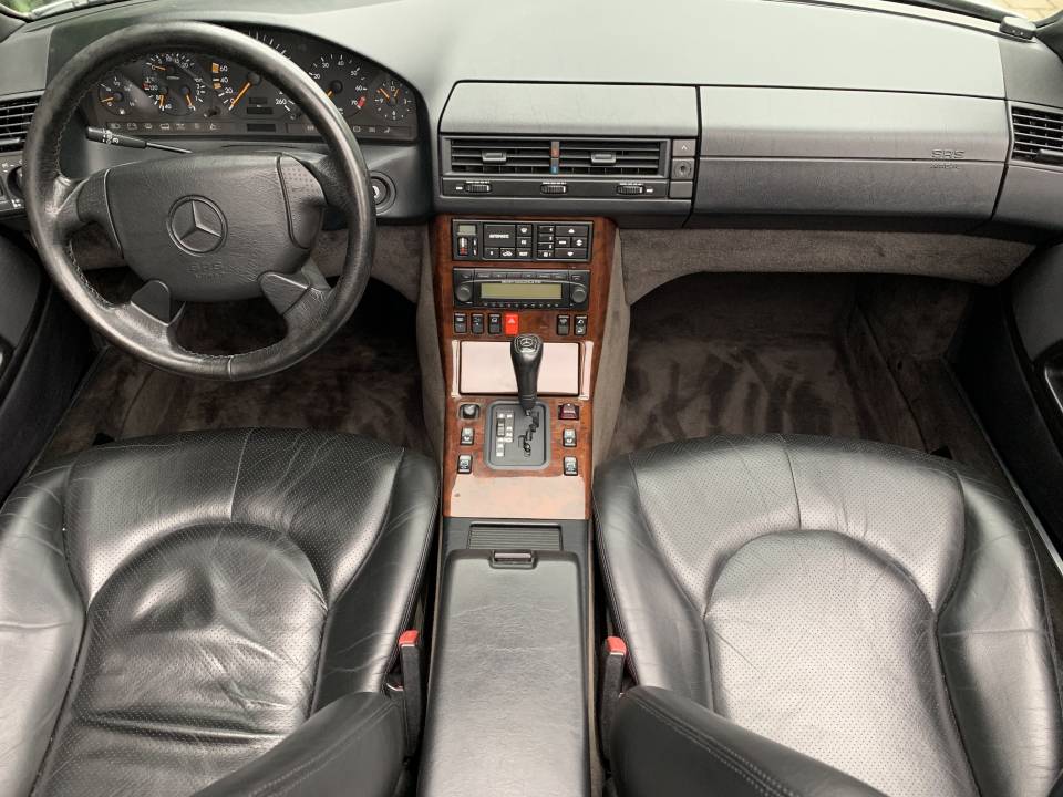 Imagen 13/17 de Mercedes-Benz SL 280 (1996)