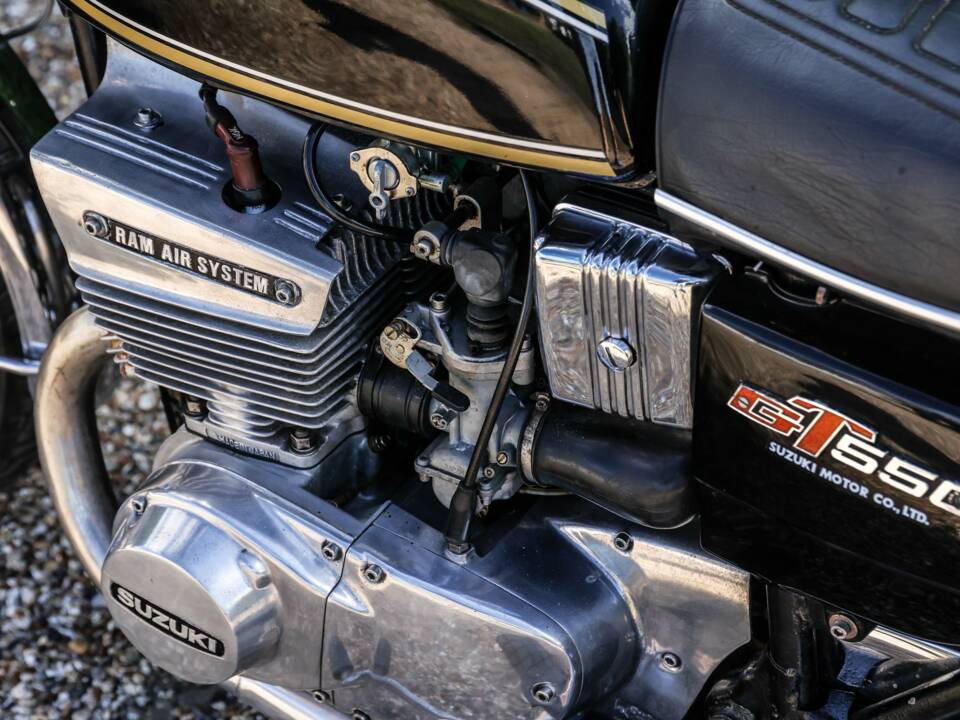 Image 18/25 of Suzuki GT 550 II (1976)