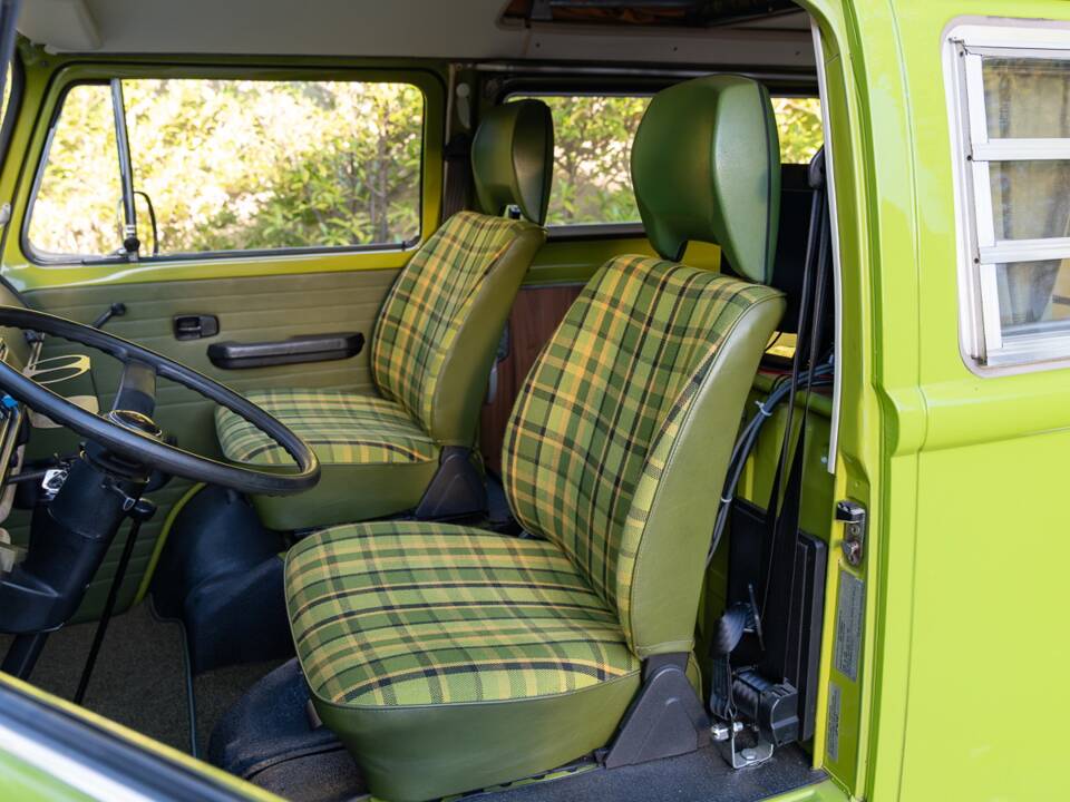 Bild 25/39 von Volkswagen T2b Westfalia (1978)