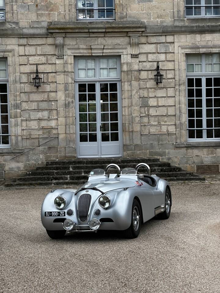 Image 10/26 of Jaguar XK 120 OTS (1952)