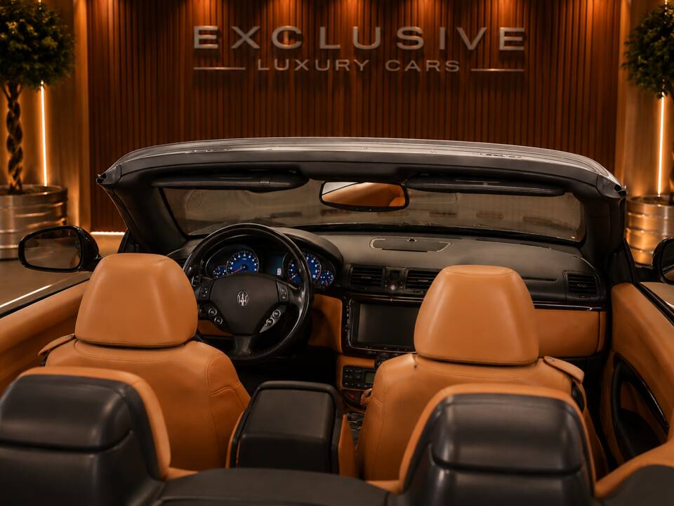 Bild 17/59 von Maserati GranCabrio 4.7 (2010)