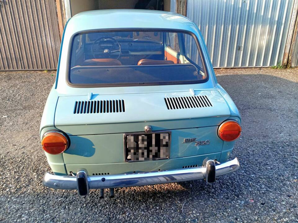 Image 6/8 of FIAT 850 (1969)