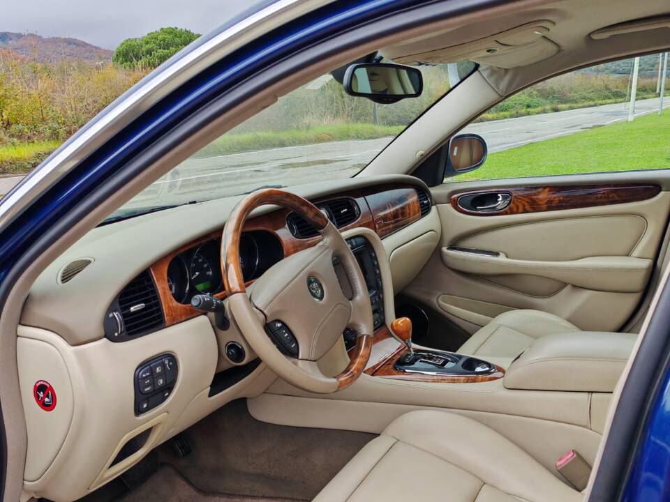 Bild 26/50 von Jaguar XJ 8 3.5 (2003)