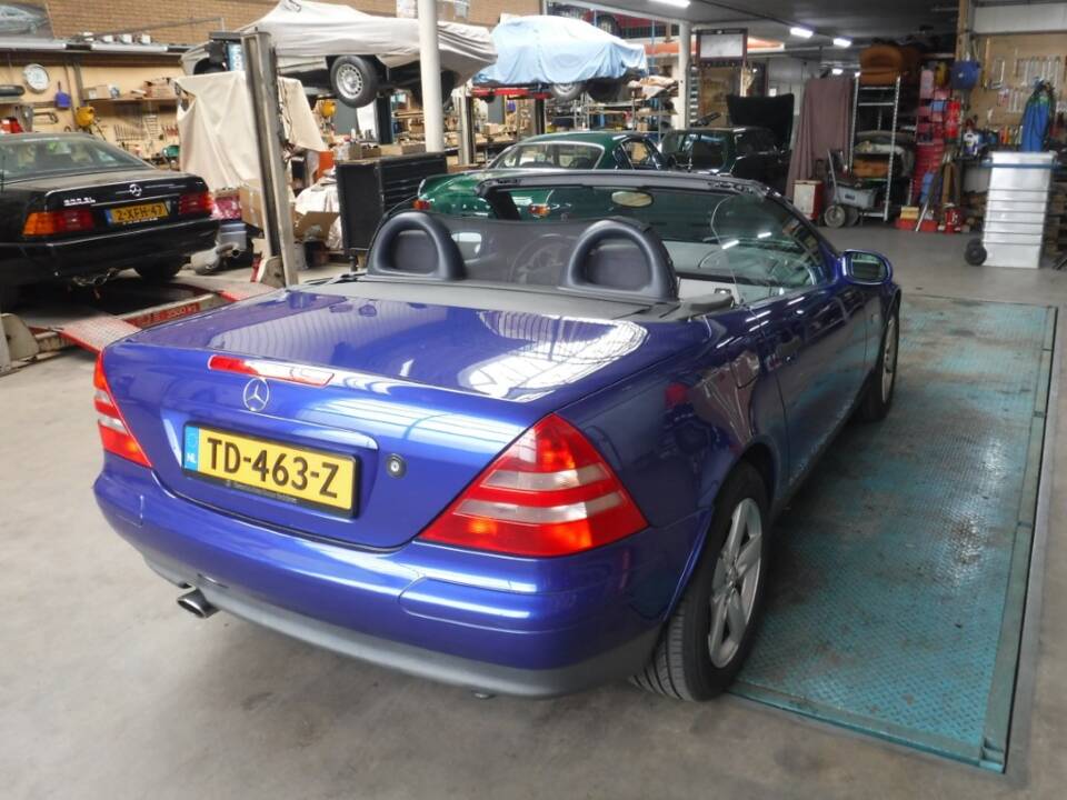 Image 39/40 de Mercedes-Benz SLK 230 Kompressor (1999)