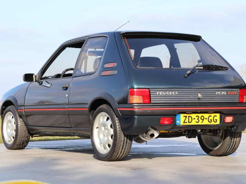 Bild 4/50 von Peugeot 205 GTi 1.9 (1991)