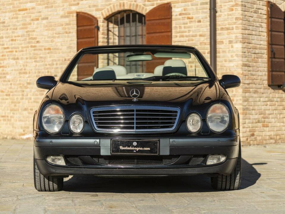 Bild 19/50 von Mercedes-Benz CLK 230 Kompressor (1999)