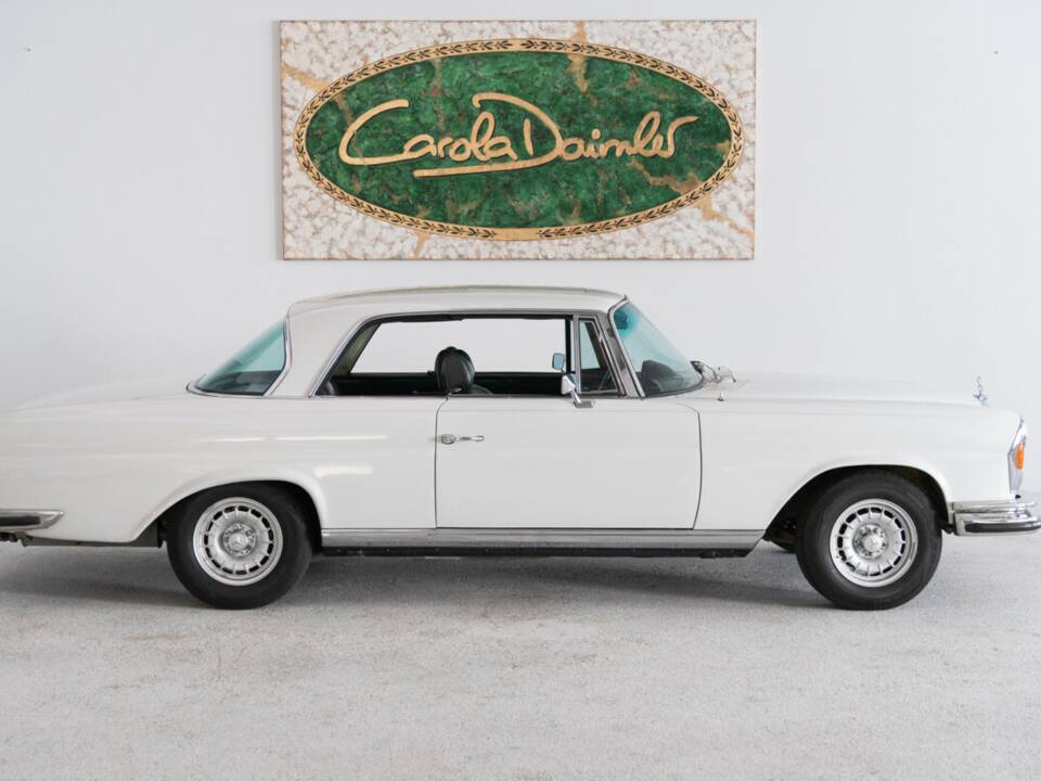 Image 11/38 of Mercedes-Benz 280 SE 3,5 (1970)