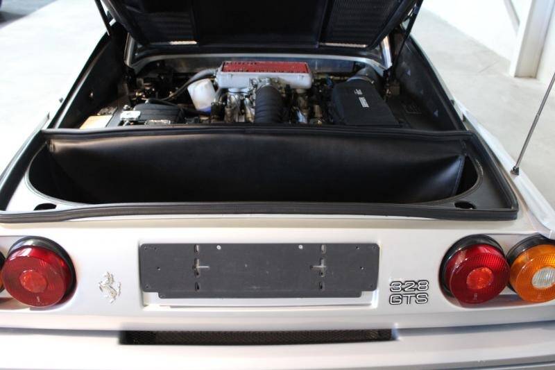 Image 10/11 of Ferrari 328 GTS (1986)