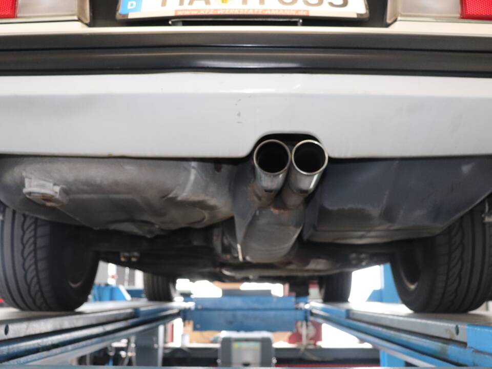 Image 24/28 of BMW 635 CSi (1989)